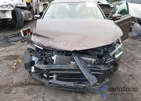 2015 Volkswagen Jetta 1.8T Se z USA, uszkodzony, nr VIN 3VWD17AJ9FM216558